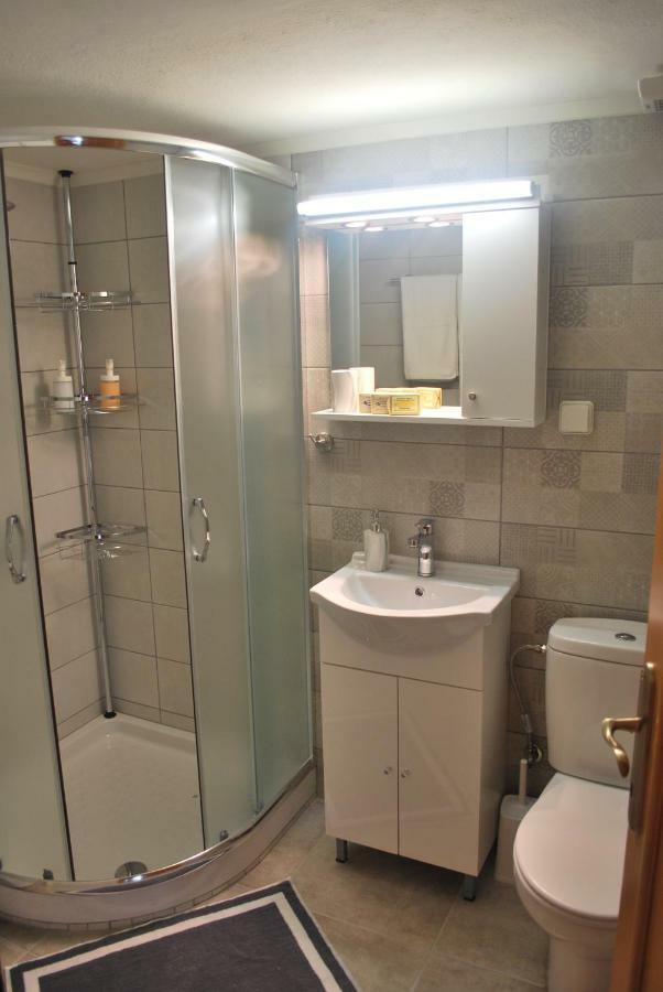Cornelia Apartment ปาเลออน ซิฟลิคิออน ภายนอก รูปภาพ