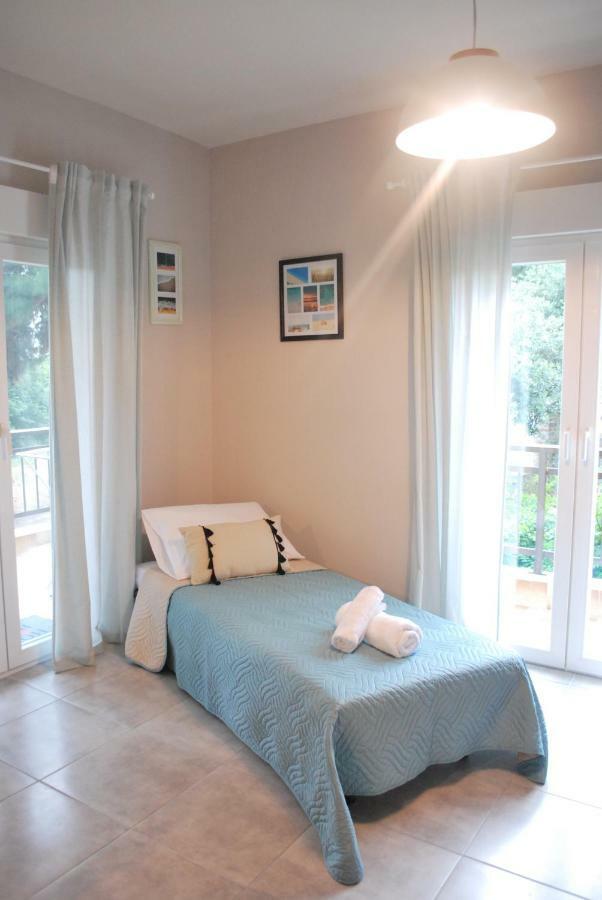 Cornelia Apartment ปาเลออน ซิฟลิคิออน ภายนอก รูปภาพ